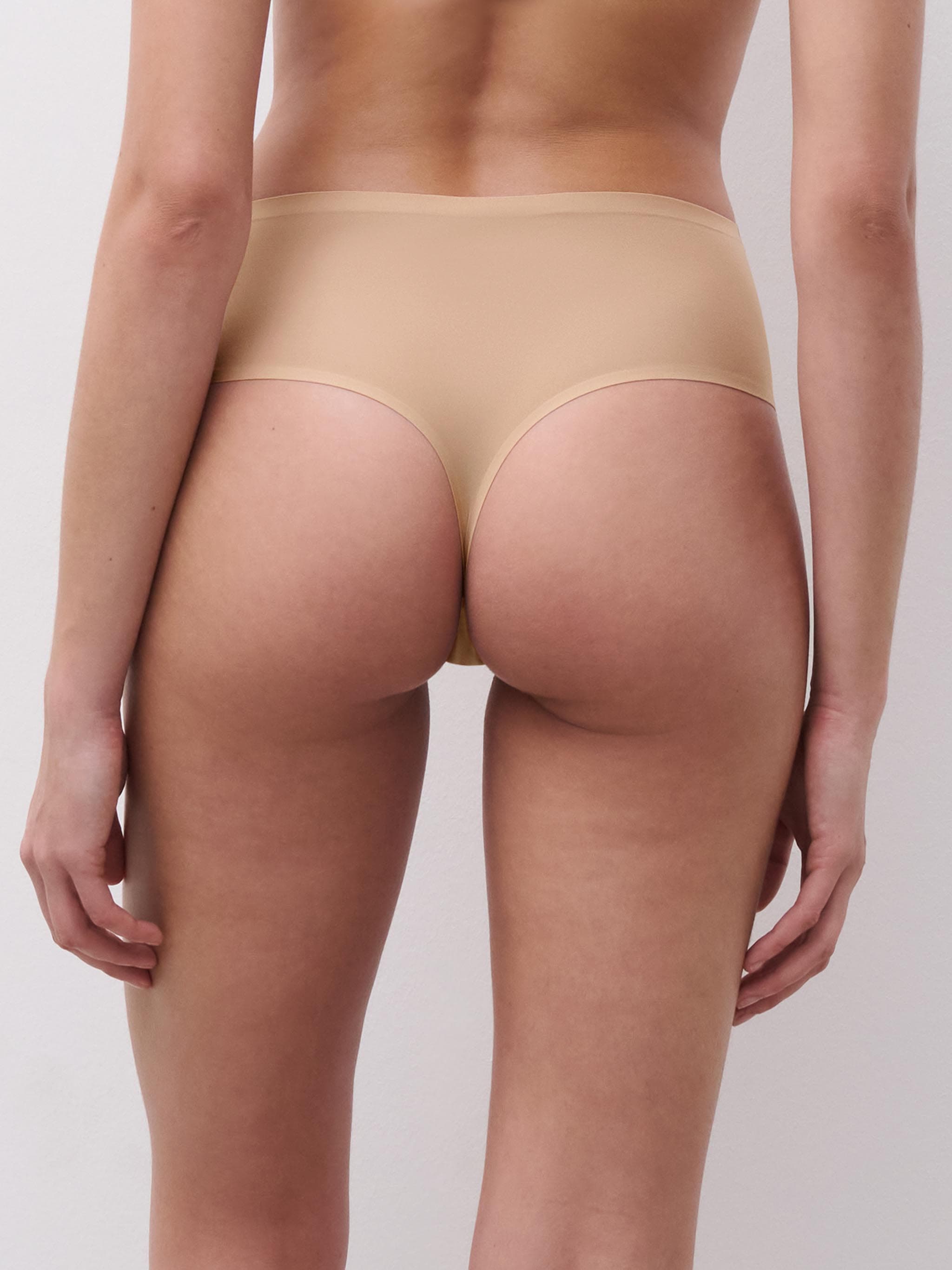 Højtaljet string - one size - Nude
