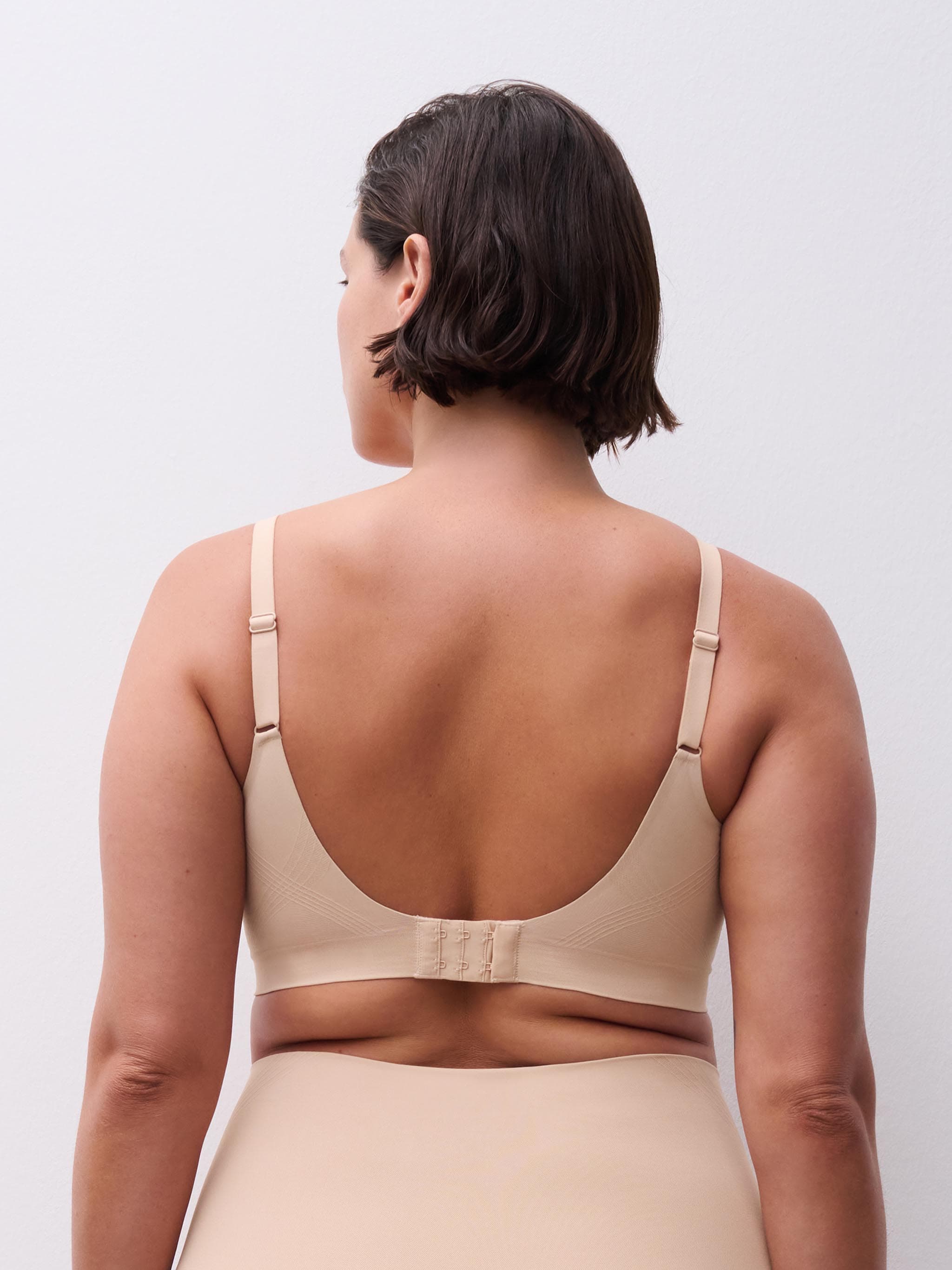 Bøjlefri t-shirt BH med shaping effekt - Clay Nude