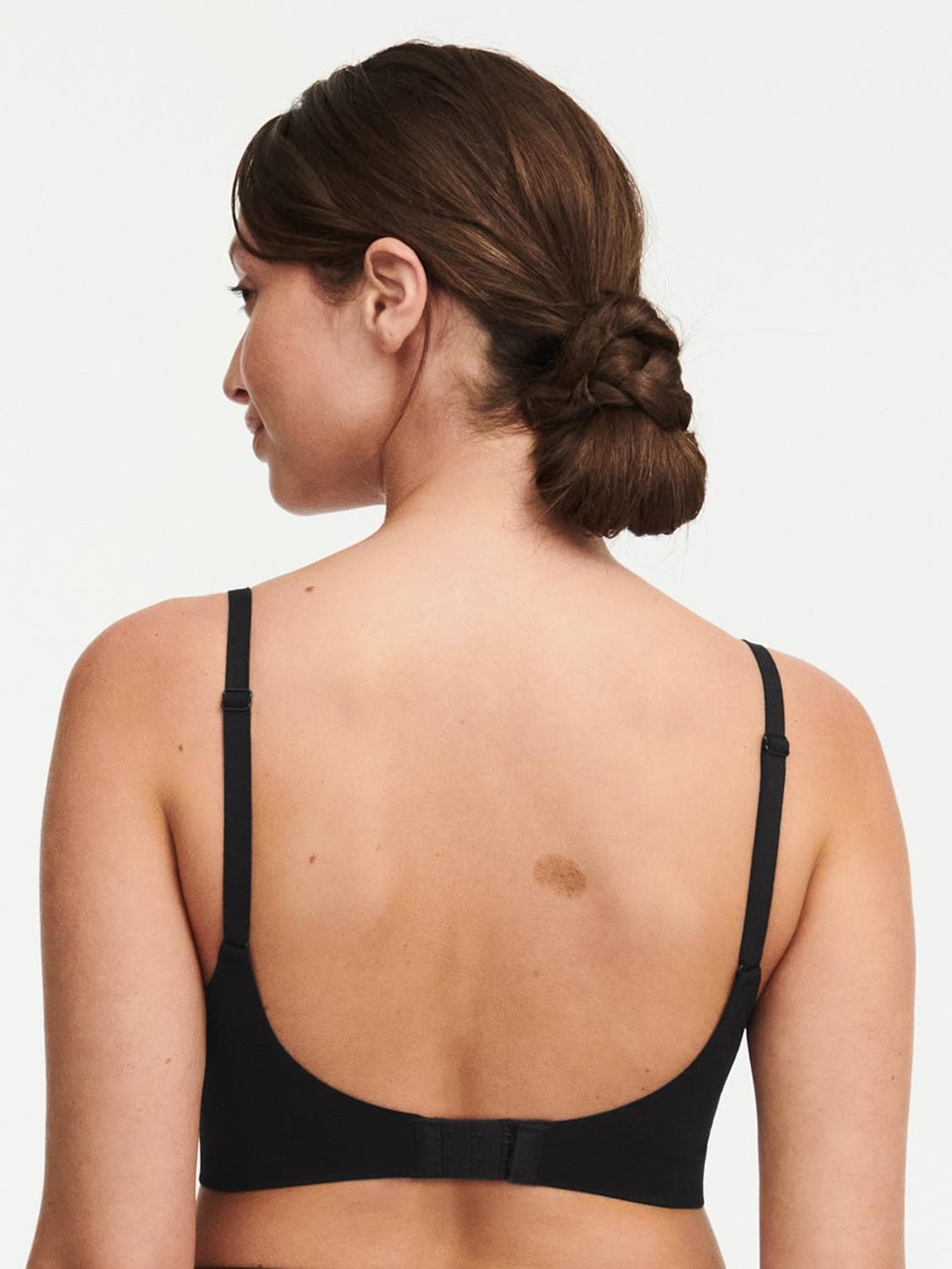 Bøjlefri t-shirt BH med shaping effekt - Black