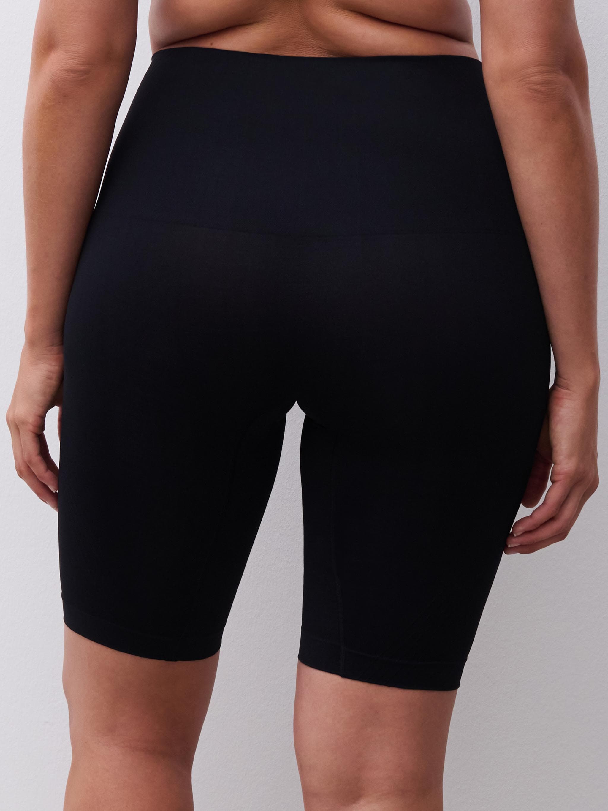 Shorts med shaping effekt - Black