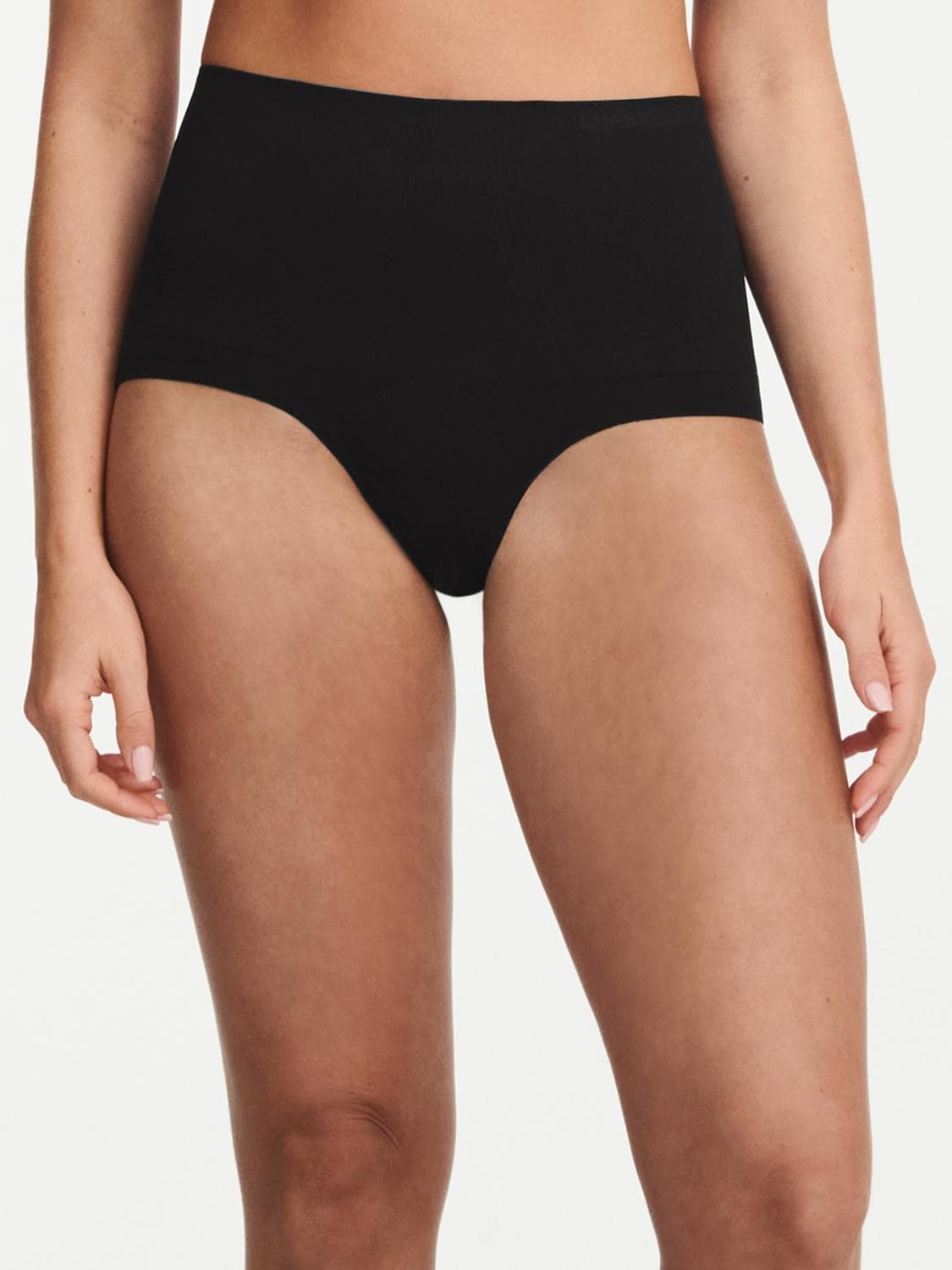 Højtaljet trusse med shaping effekt - Black