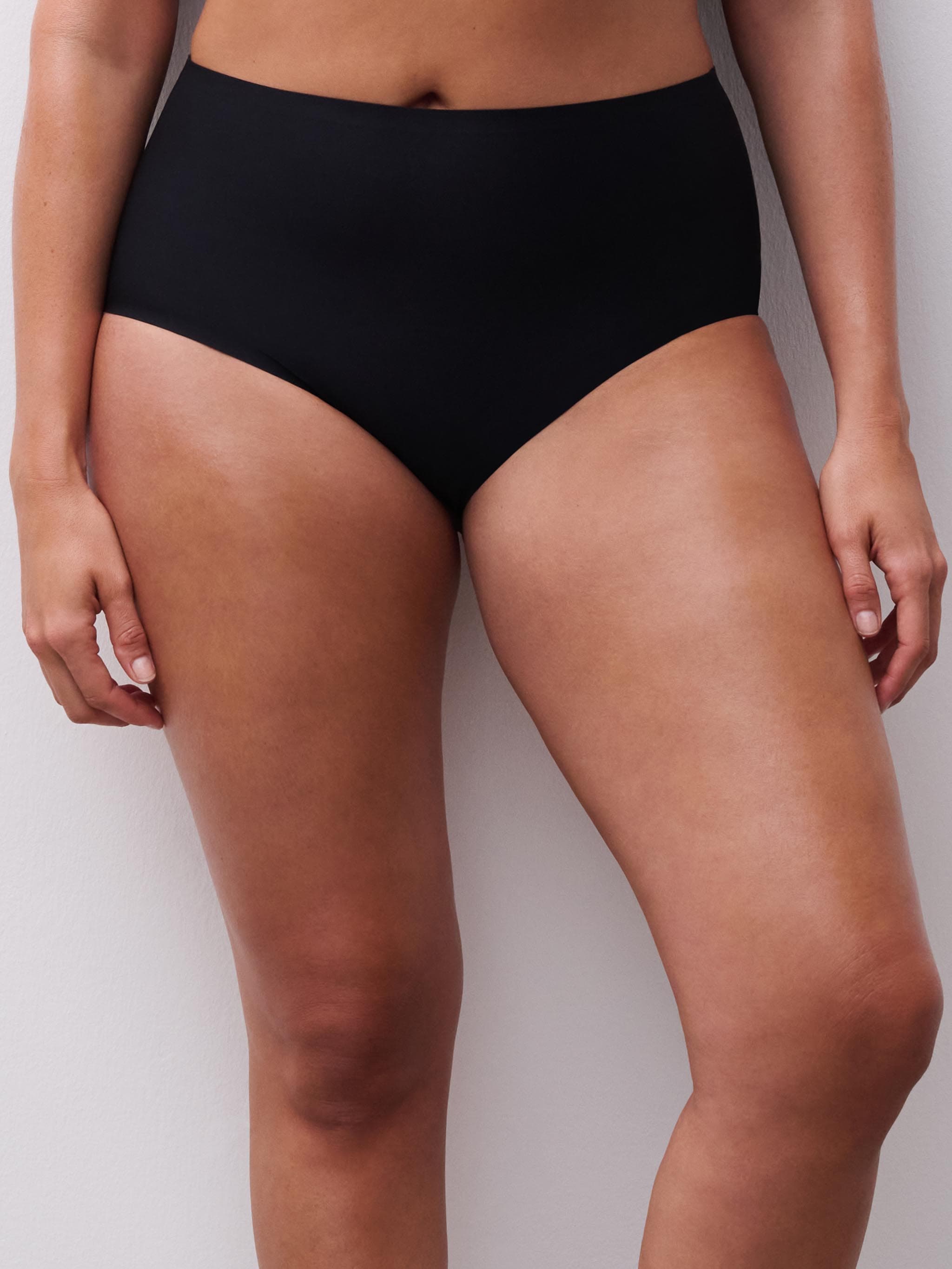 Højtaljet trusse - one size + - Black