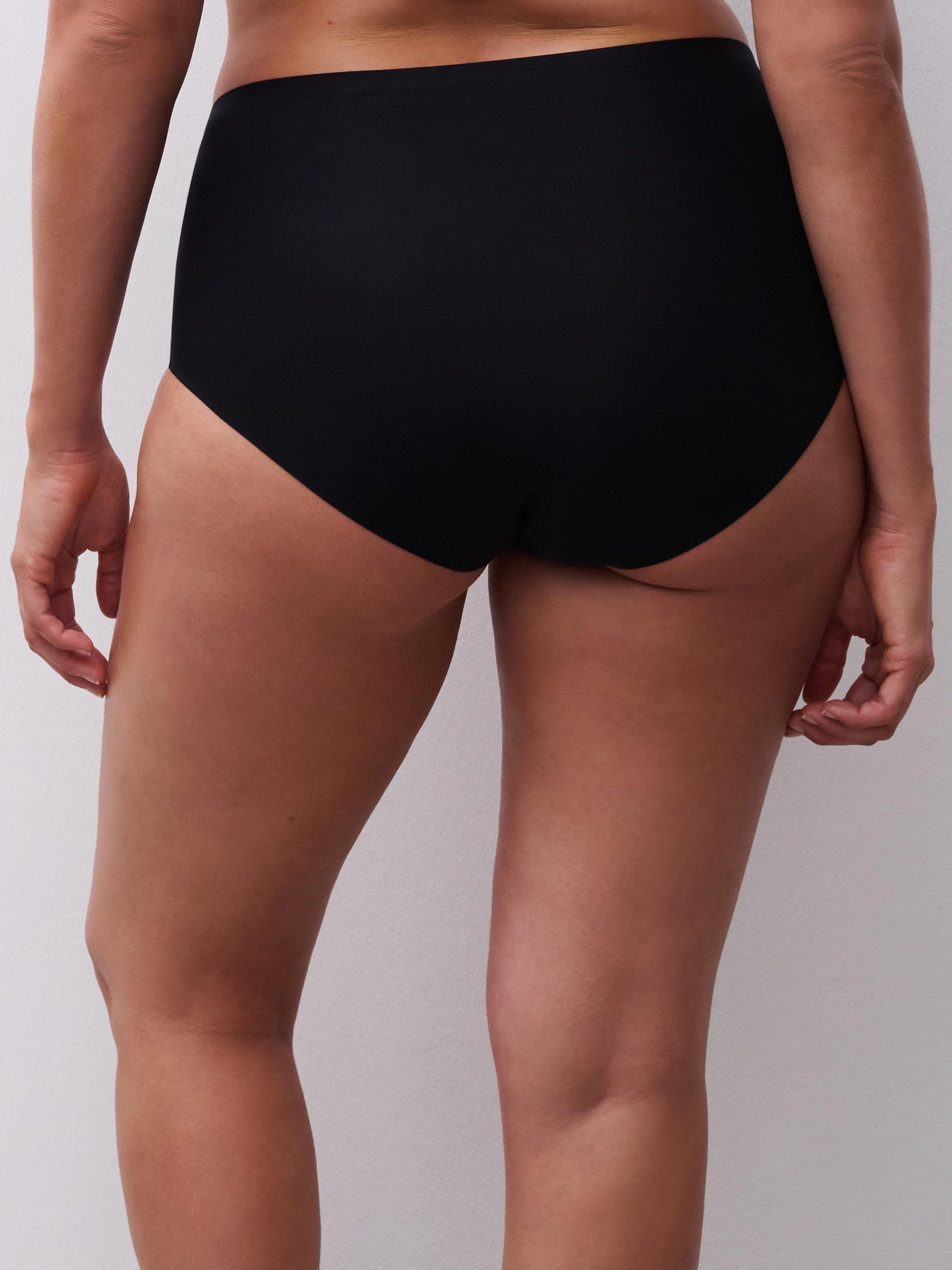 Højtaljet trusse - one size + - Black