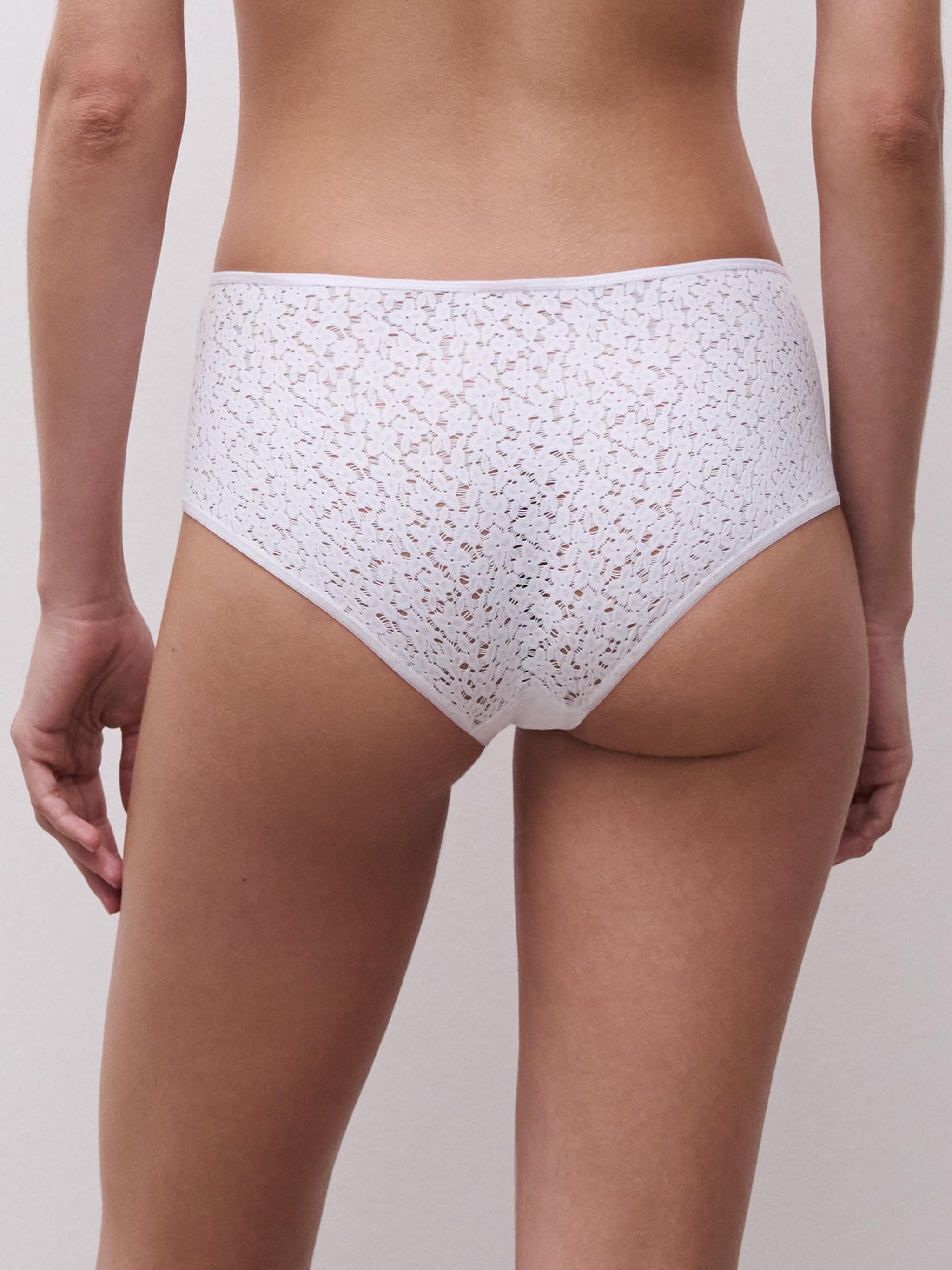 Shorty - White