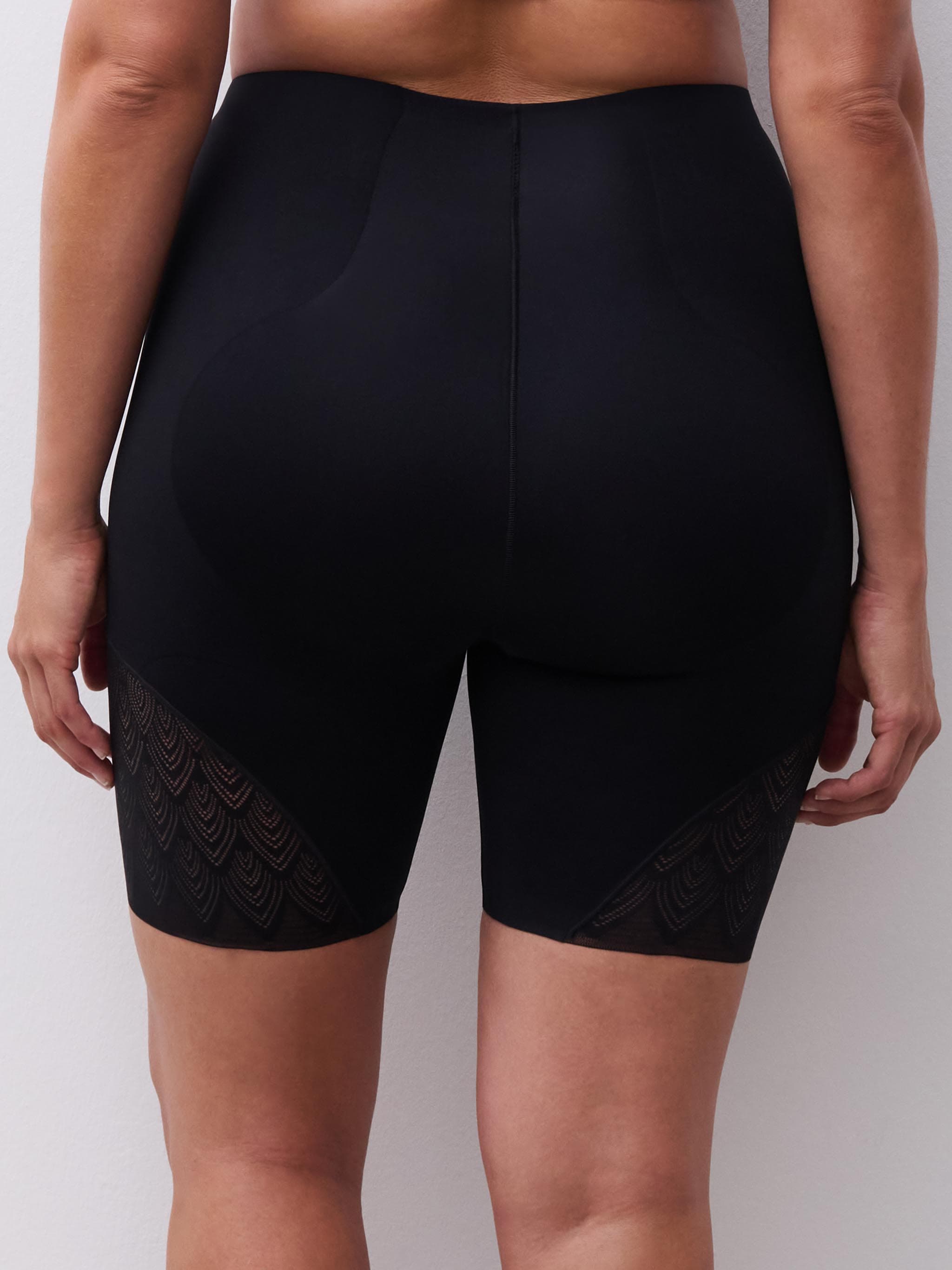 Højtaljet shaping shorts - Black
