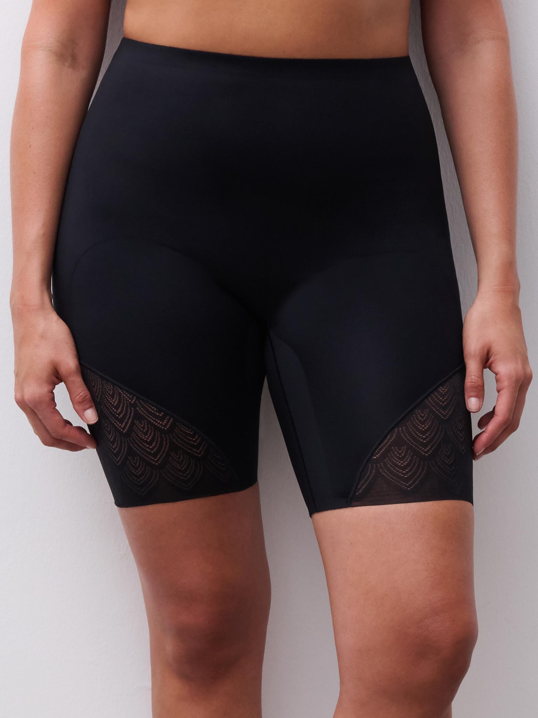 Højtaljet shaping shorts - Black
