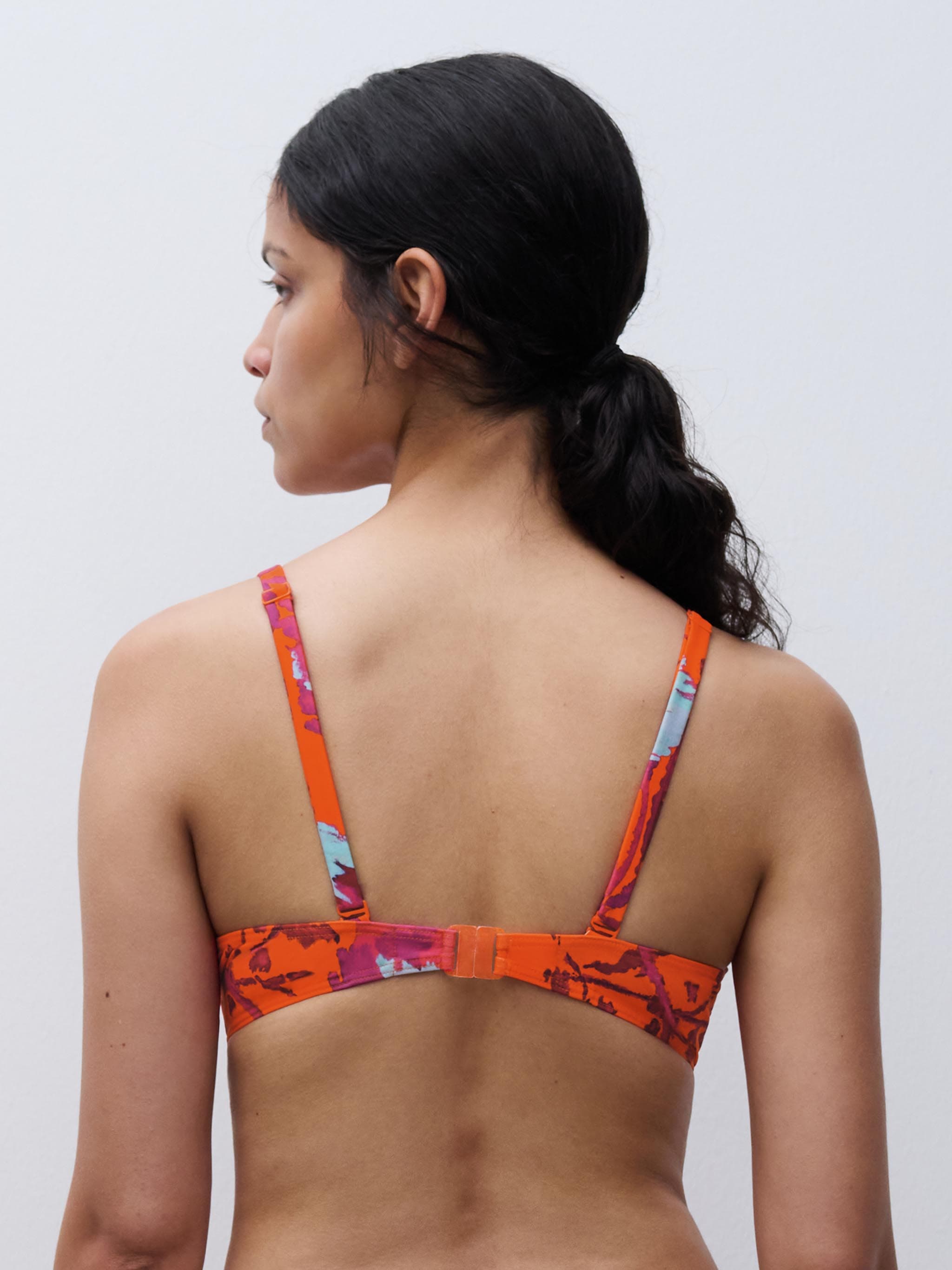 SW BRA TSHIRT PUSH - Painted flowers