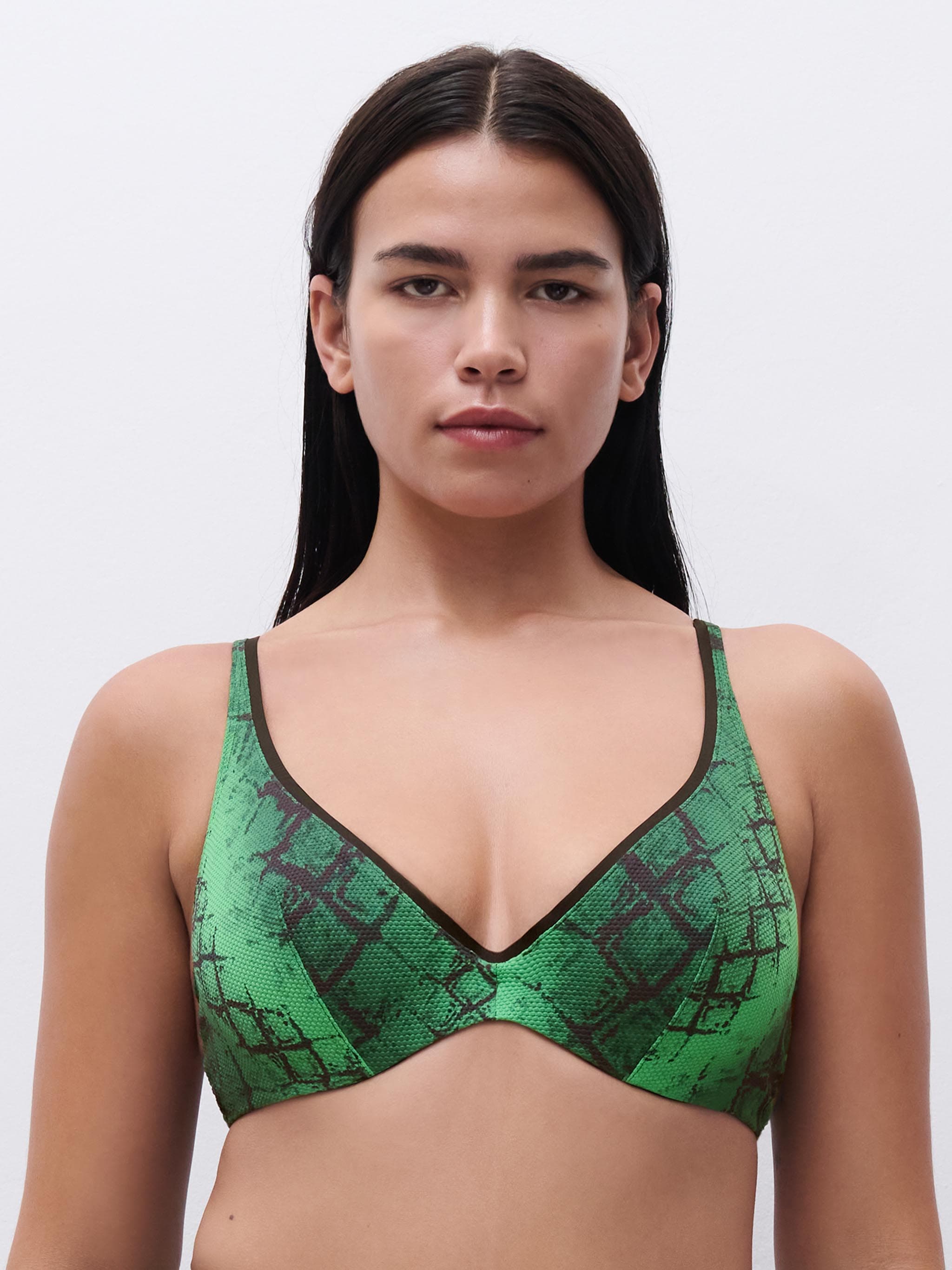 SW BRA UNDERW. PLUNGE - A05