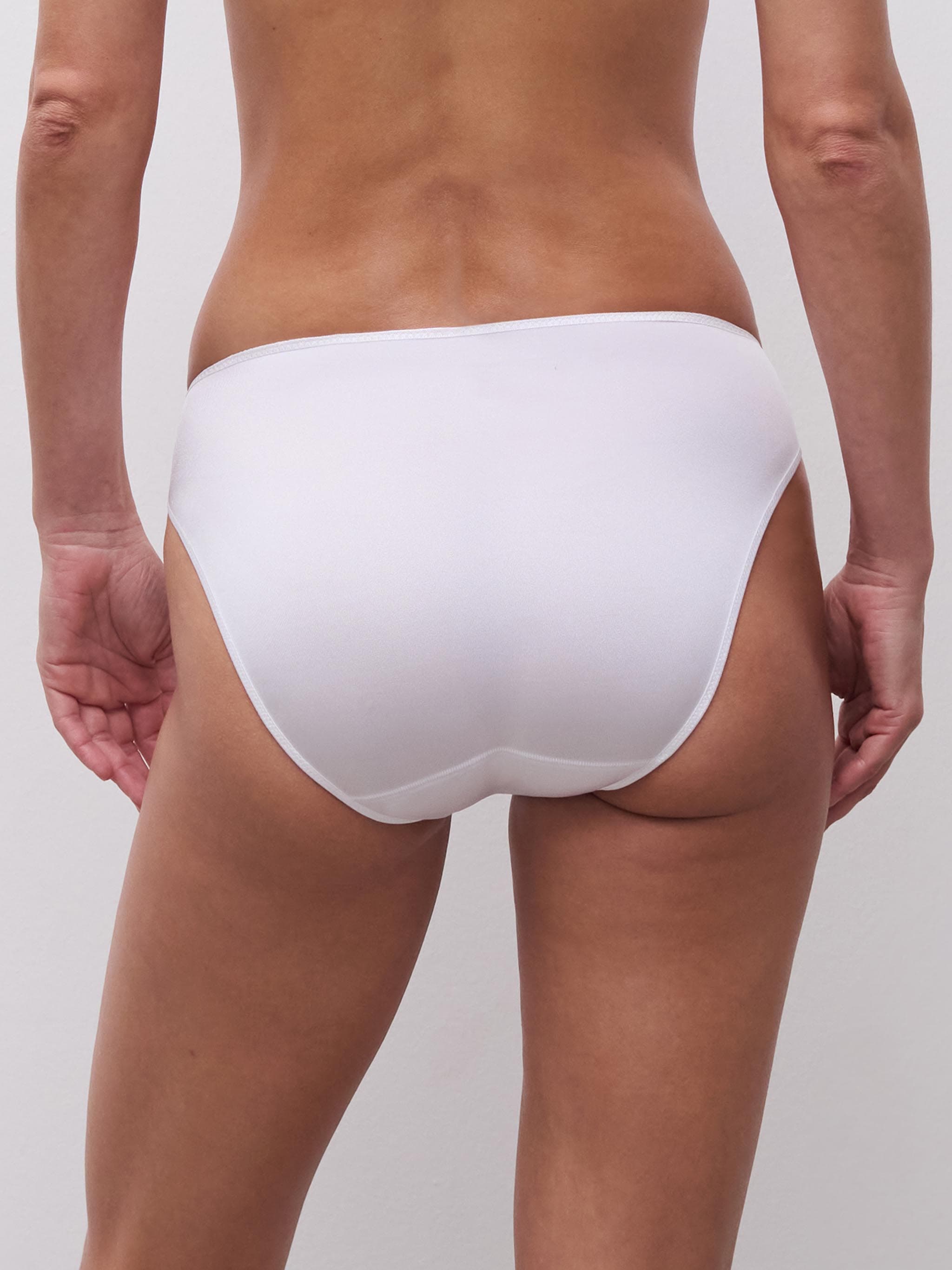Tai trusse - White