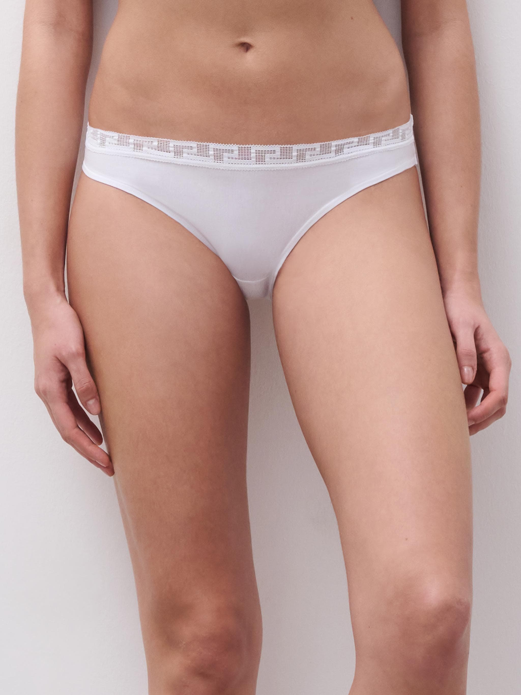 Tai trusse - White