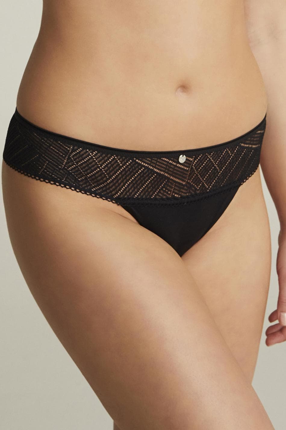 String - Black