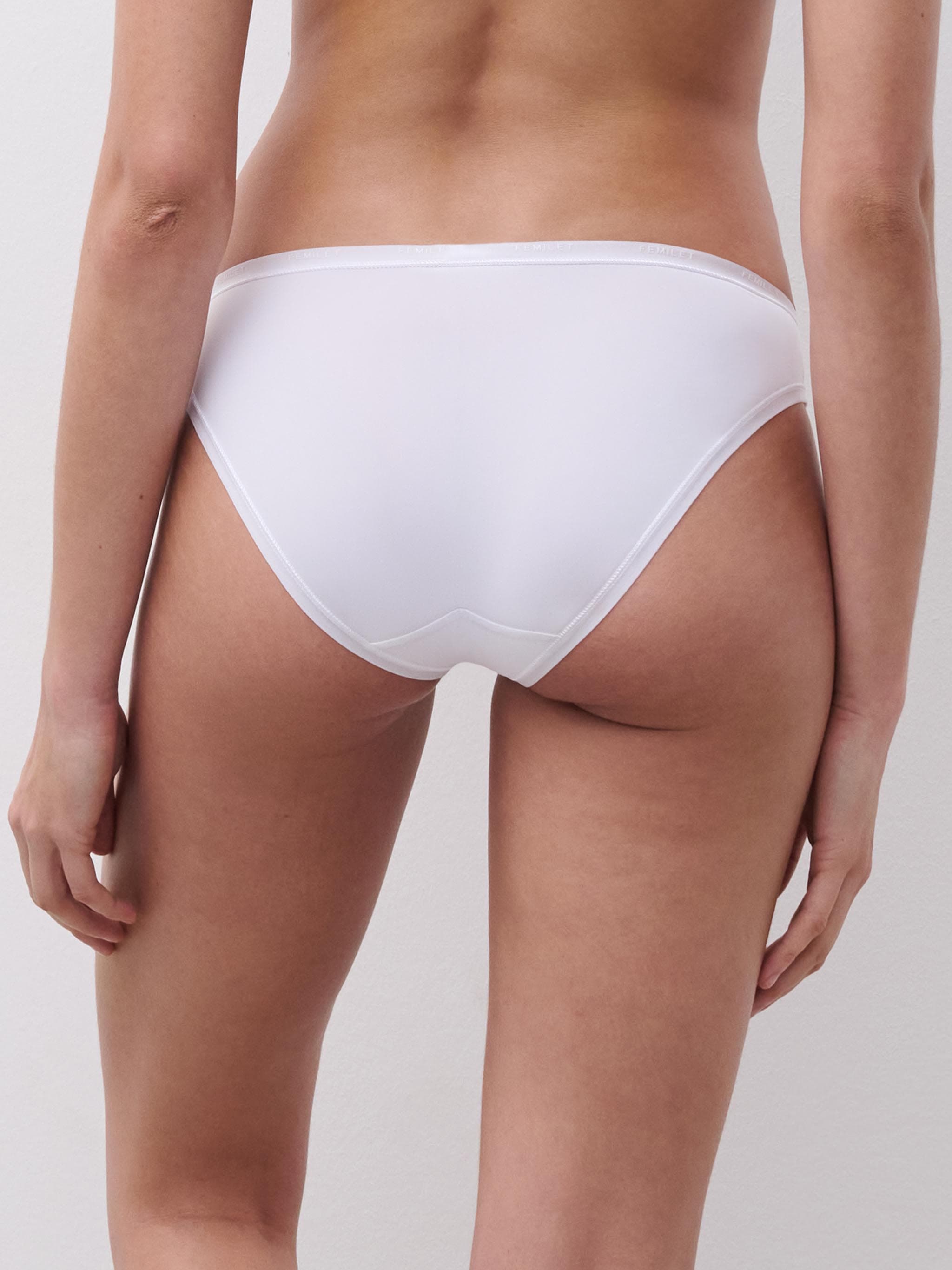 Tai trusse - White