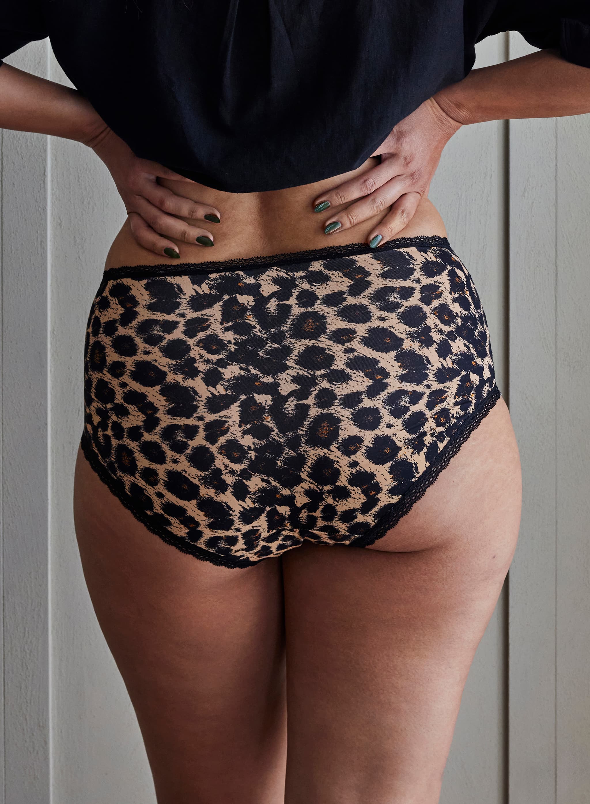 Sasja Maxi - Nude Leo