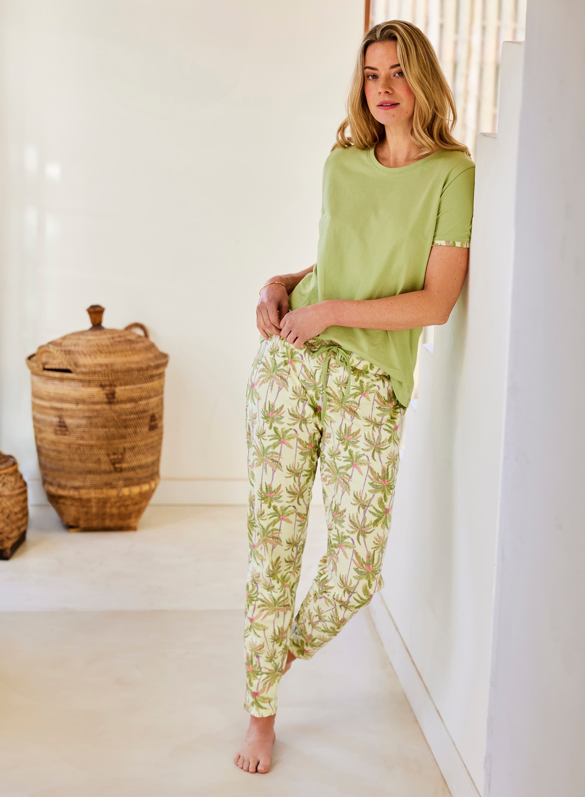 Nada T-shirt  - Coco palm