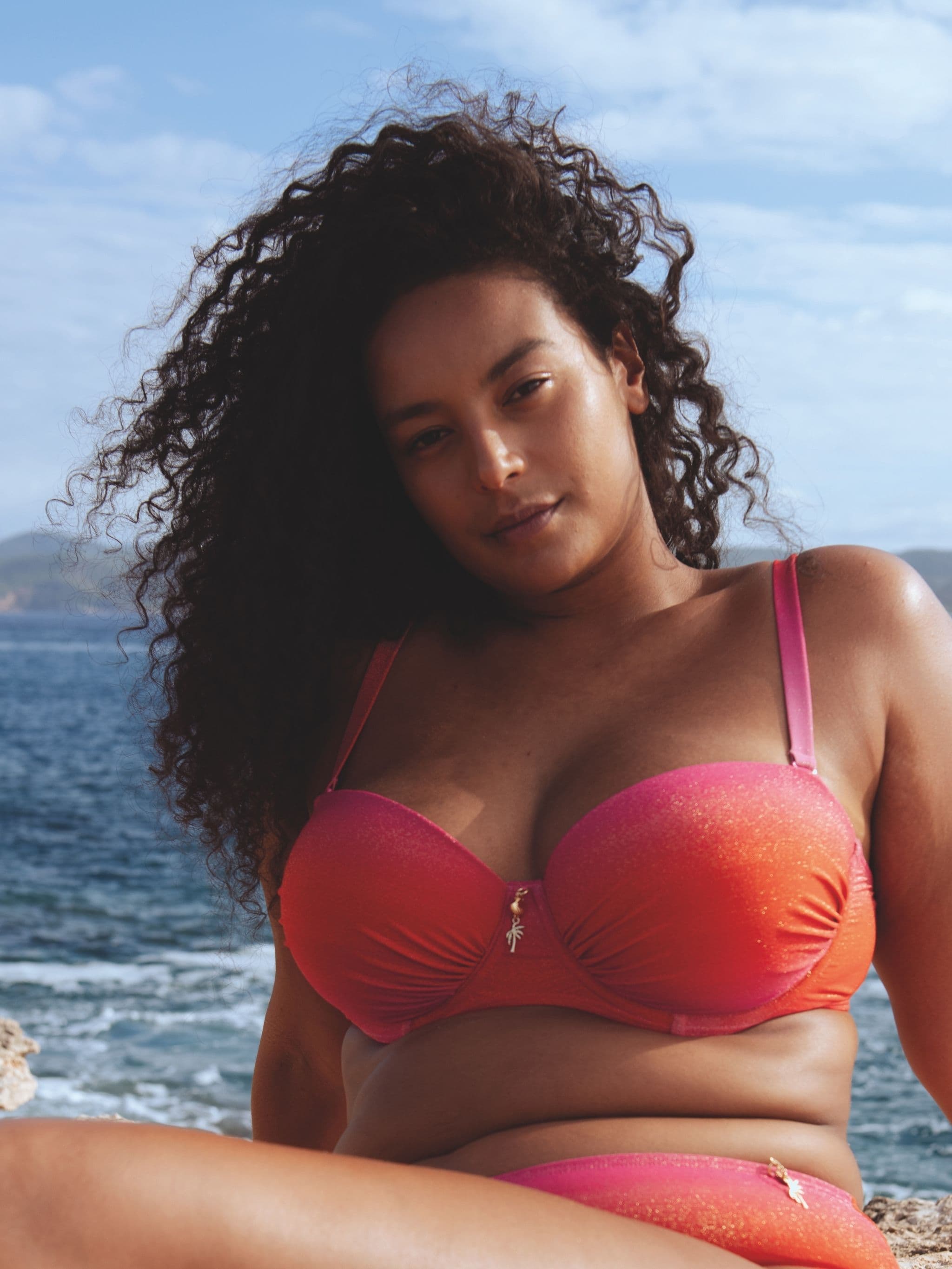 Polstret Britt (stropløs) - Red pink gradient