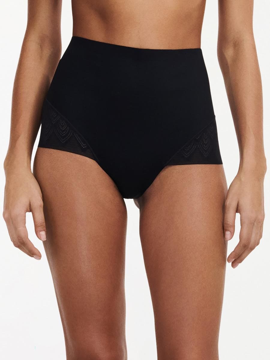 Højtaljet trusse med shaping effekt - Black
