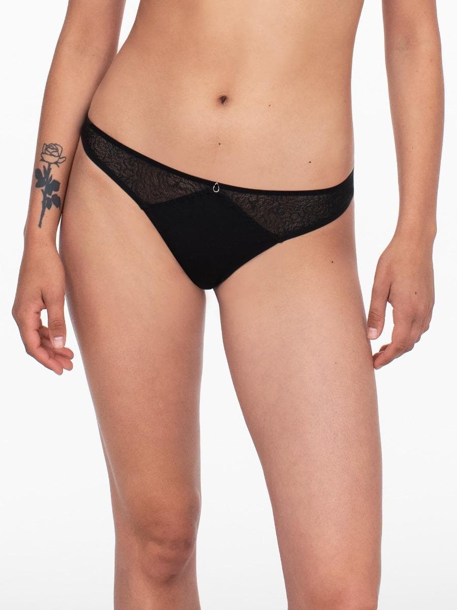 String - Black