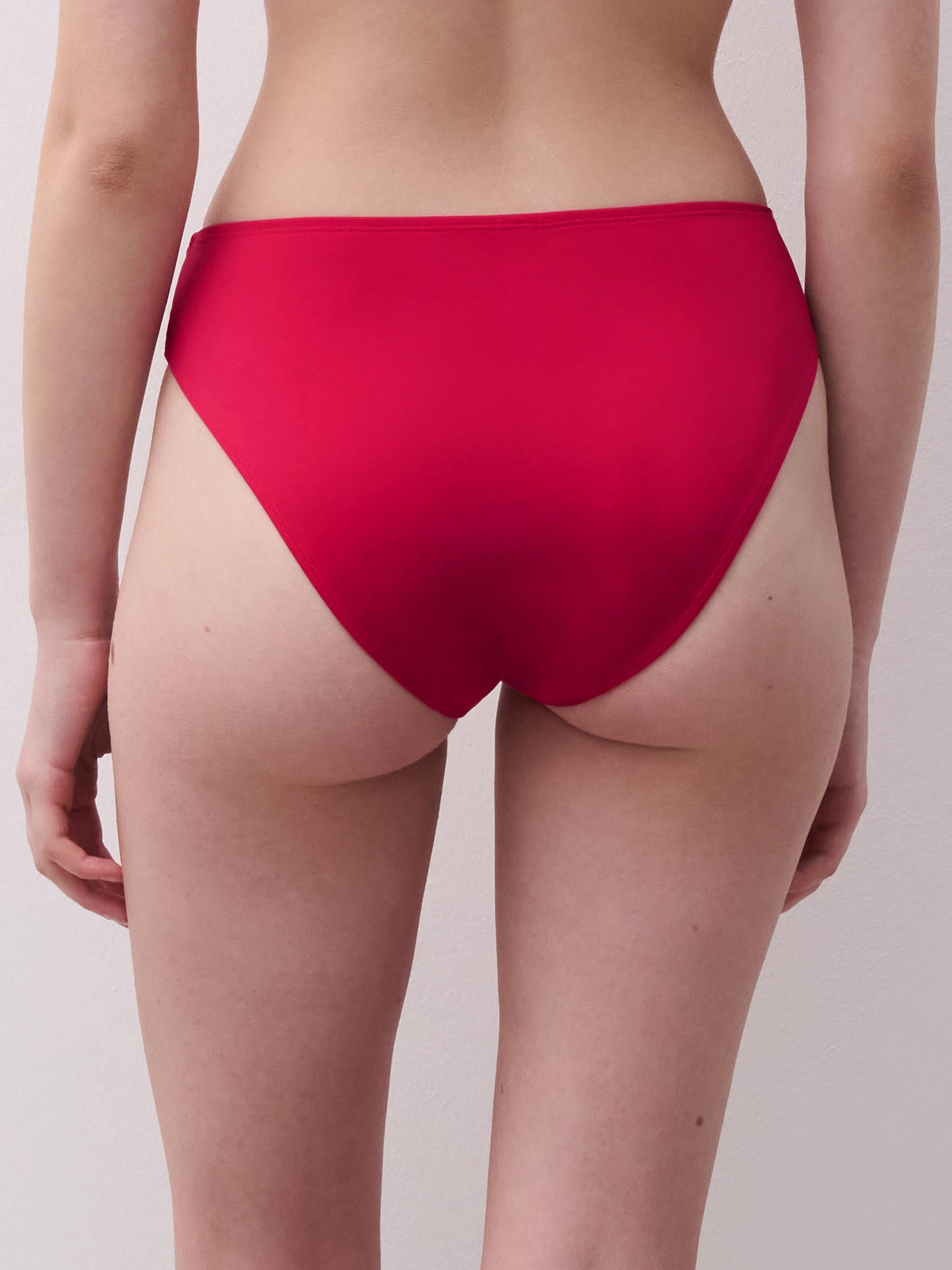 Tai bikinitrusse - Grenade