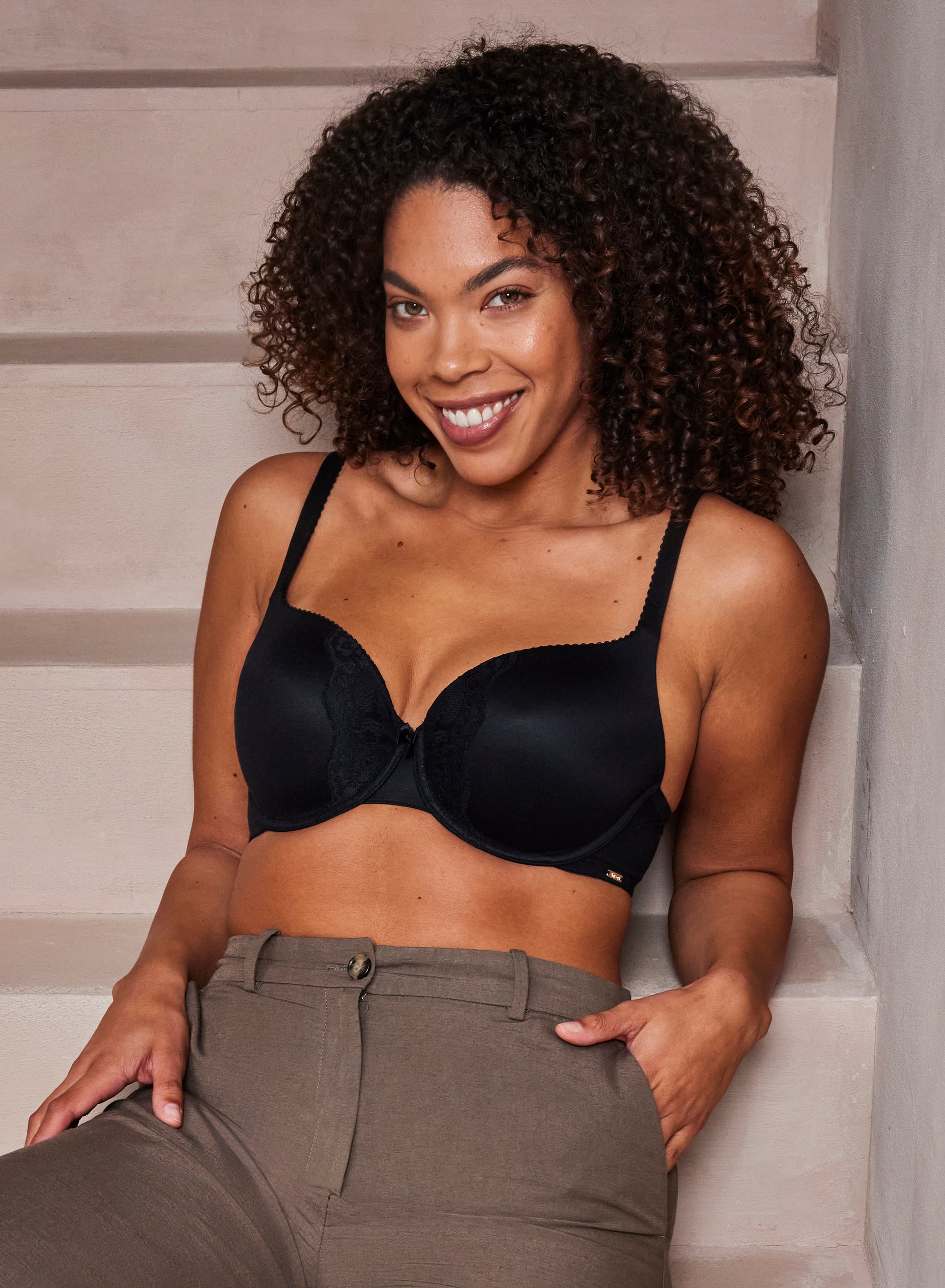 Forformet Lindsey BH - Black